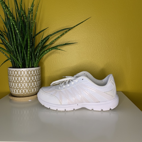 WHITE RUNNING SHOES - Picture 3 of 7